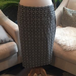 B&W patterned stretchy elastic waist pencil skirt